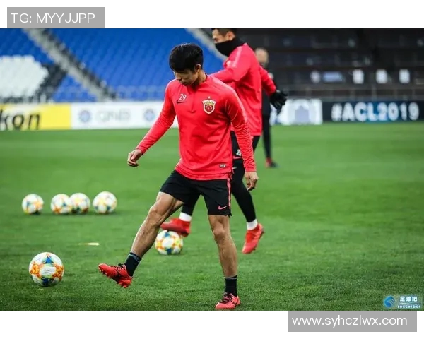 足球明星因交叉韧带断裂重返赛场的艰辛历程与复苏之路 足球明星因交叉韧带断裂重返赛场的艰辛历程与复苏之路